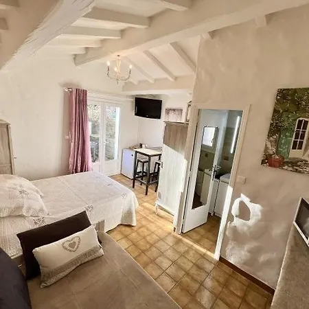La Bastide Du Levant A 50m De La Bed & Breakfast