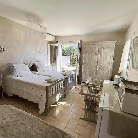 La Bastide Du Levant A 50m De La Bed & Breakfast *